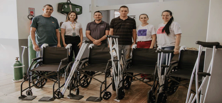 Agência Cresol em Campo Bonito promove a entrega de Cadeiras de Rodas e Muletas.