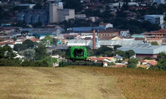 AGRO EM ALTA: Paraná Registra Terceira Maior Variação Positiva na Previsão da Safra, Aponta IBGE AGRO EM ALTA: Paraná Registra Terceira Maior Variação Positiva na Previsão da Safra, Aponta IBGE