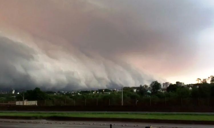 ALERTA DE TEMPORAL: Defesa Civil Avisa Sobre Chuvas Fortes e Ventos em Diversas Regiões do Paraná ALERTA DE TEMPORAL: Defesa Civil Avisa Sobre Chuvas Fortes e Ventos em Diversas Regiões do Paraná