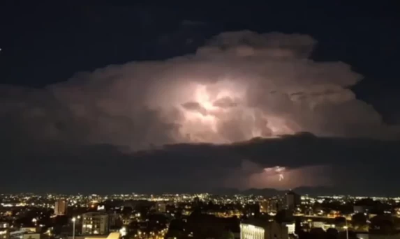 Alerta: Defesa Civil do Paraná emite aviso de tempestades e granizo para diversas regiões