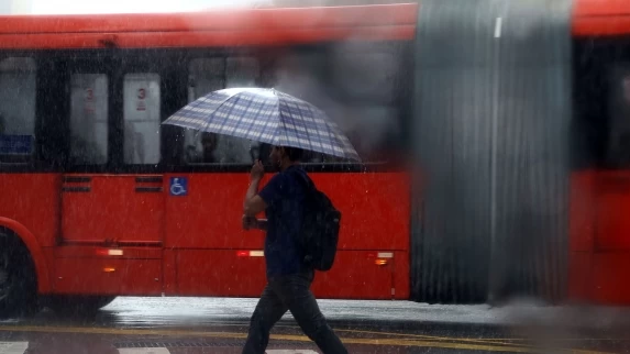 ALERTA NO PARANÁ: NOVA FRENTE FRIA TRAZ CHUVA E TEMPORAIS PARA O FIM DE SEMANA