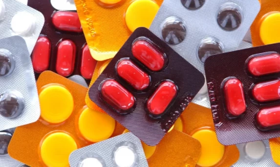 Anvisa lança painel para consulta de preços de medicamentos.