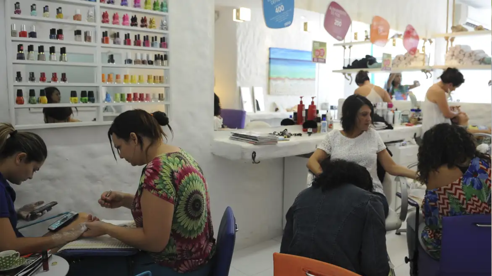 ANVISA PROÍBE DUAS SUBSTÂNCIAS EM PRODUTOS PARA UNHAS: RISCO DE CÂNCER E INFERTILIDADE ANVISA PROÍBE DUAS SUBSTÂNCIAS EM PRODUTOS PARA UNHAS: RISCO DE CÂNCER E INFERTILIDADE