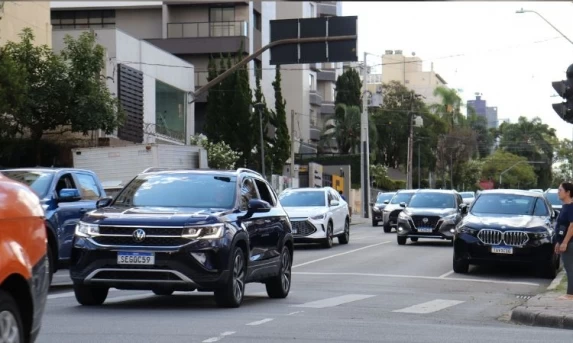 ATENÇÃO MOTORISTA: VENCE NESTA SEXTA-FEIRA A 2ª PARCELA DO IPVA 2026 PARA PLACAS COM FINAL 9 E 0