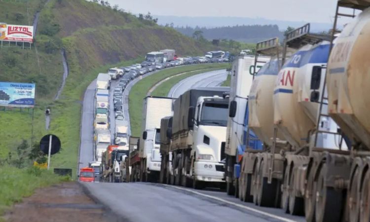 ATUALIZAÇÃO: PRF/PR se Manifesta sobre Rumores de Paralisação de Caminhoneiros