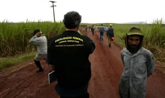 Auditores-fiscais do trabalho entregam 317 cargos de chefia e coordenação em todo o país.