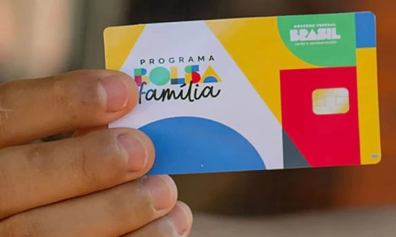 ECONOMIA: Caixa paga novo Bolsa Família a beneficiários com NIS de final 6.