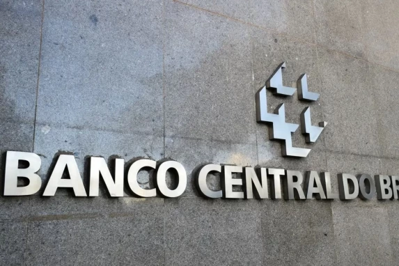 Boletim Focus: Mercado financeiro eleva previsão da Selic para 13,75% ao ano e projeta inflação mais alta