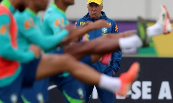 Brasil enfrenta Equador na estreia do italiano Carlo Ancelotti