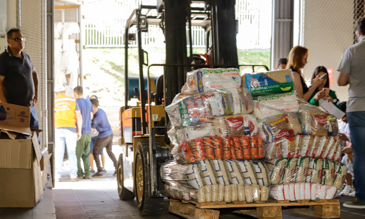 Campanha de doações do Estado já reuniu 11,5 mil toneladas ao Rio Grande do Sul.