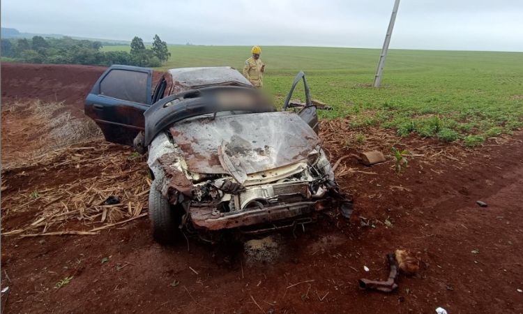 Capotamento na BR-369 Mobiliza Corpo de Bombeiros em Cascavel Capotamento na BR-369 Mobiliza Corpo de Bombeiros em Cascavel