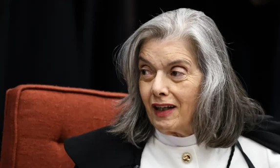 Cármen Lúcia anuncia regras de conduta para juízes eleitorais e causa incômodo no TSE