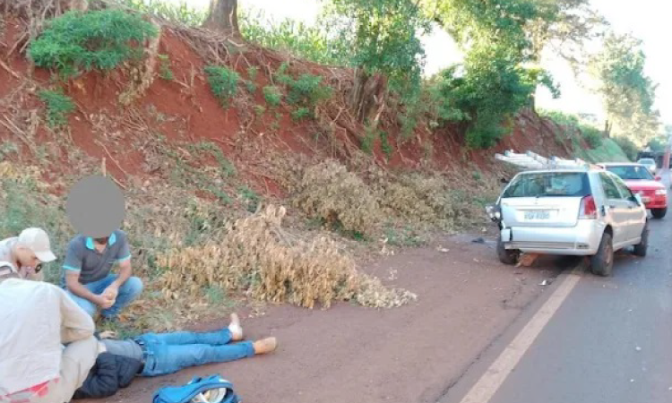 Carreta tomba em acidente na saída para Toledo em Palotina.