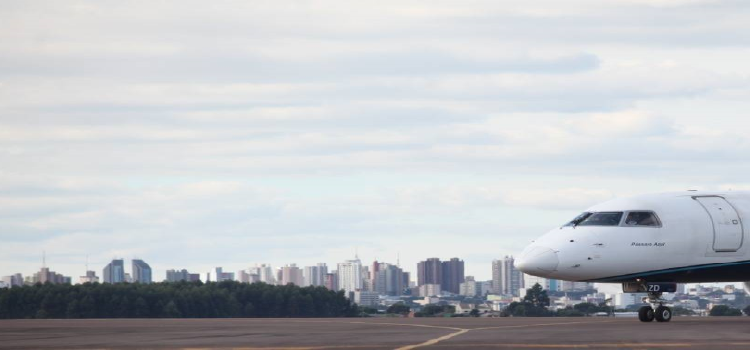 CASCAVEL: Aeronave arremete ao tentar pousar e chama a atenção de populares