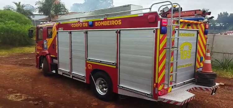 CASCAVEL: Bombeiros controlam incêndio em empresa na região norte da cidade