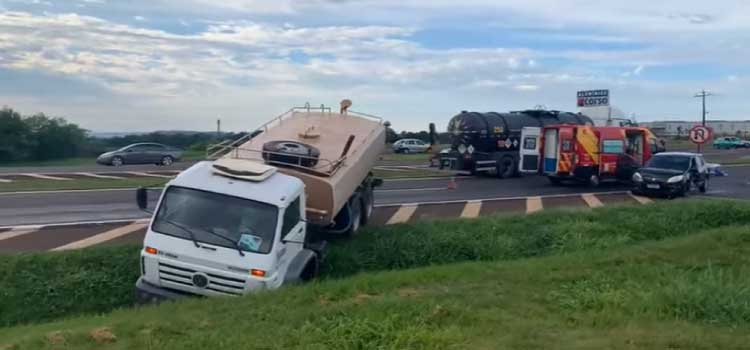 CASCAVEL: Grave colisão envolve quatro veículos na BR-277