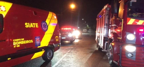 CASCAVEL: Incêndio em residência no Bairro Universitário deixa três pessoas feridas.