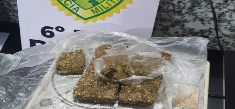 CASCAVEL: Mãe denuncia filho adolescente à polícia após encontrar maconha em seu quarto.