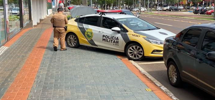 CASCAVEL:  Bandido assalta relojoaria, agride funcionárias e rouba moto de entregador.