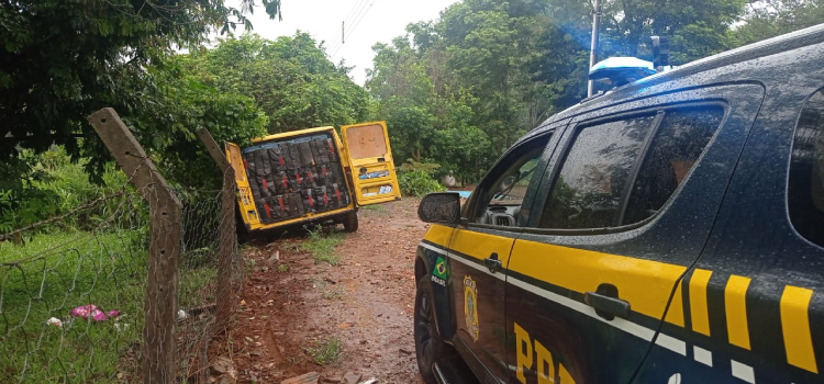 CASCAVEL: Polícia Rodoviária Federal realiza apreensão de cigarros contrabandeados.