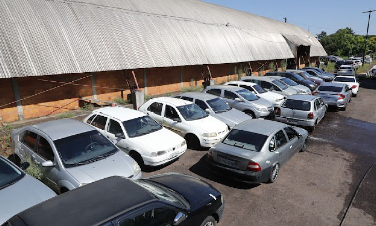 CASCAVEL: Termina hoje (17) prazo para proprietários com veículos no Pátio da Transitar regularizarem situação.