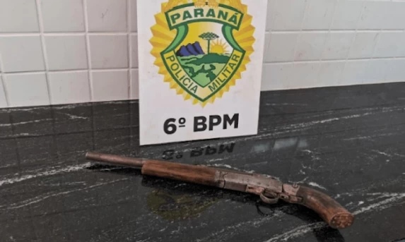 CATANDUVAS: Homem em surto ameaça a própria mãe com arma de fogo e acaba preso pela Polícia Militar.