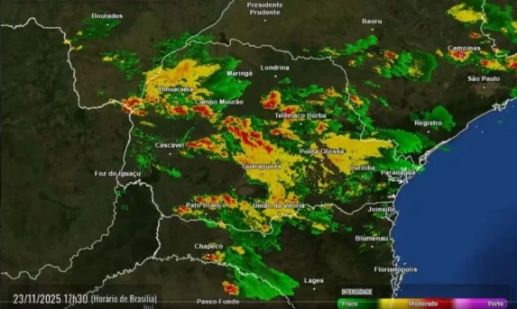 CHUVA INTENSA FAZ 32 ESTAÇÕES NO PARANÁ ATINGIREM MÉDIA HISTÓRICA DO MÊS