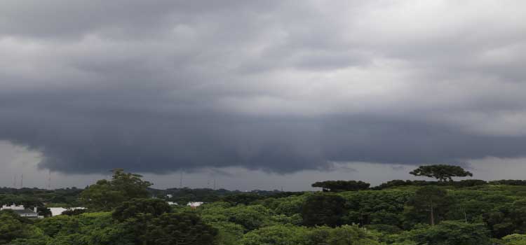 CLIMA: Chuvas ganham força em janeiro, mas estão distantes da média do mês em 27 cidades