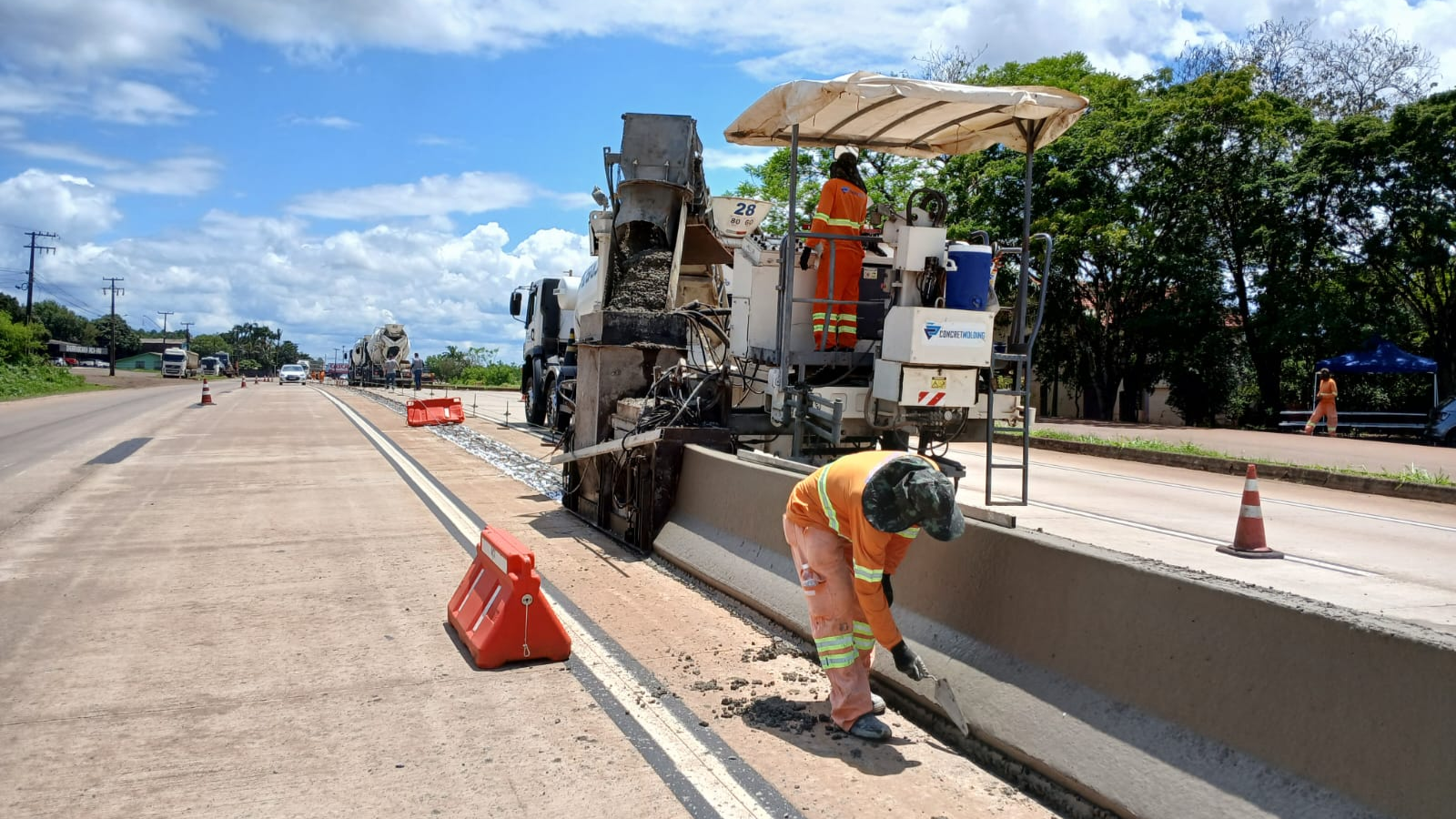 Com foco na segurança viária, EPR Iguaçu implanta dispositivo de proteção e segurança, no perímetro urbano de Capitão Leônidas Marques  Com foco na segurança viária, EPR Iguaçu implanta dispositivo de proteção e segurança, no perímetro urbano de Capitão Leônidas Marques