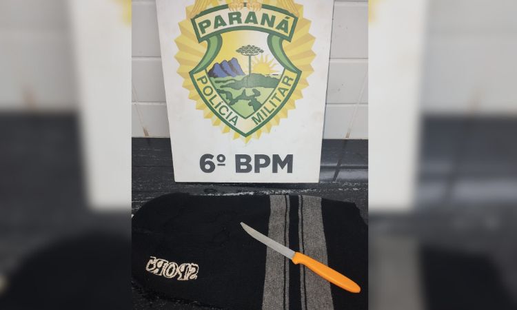 CONFRONTO EM CATANDUVAS: POLÍCIA PRENDE INDIVÍDUO ARMADO COM FACA APÓS AMEAÇAS E RESISTÊNCIA EM FRENTE AO DESTACAMENTO