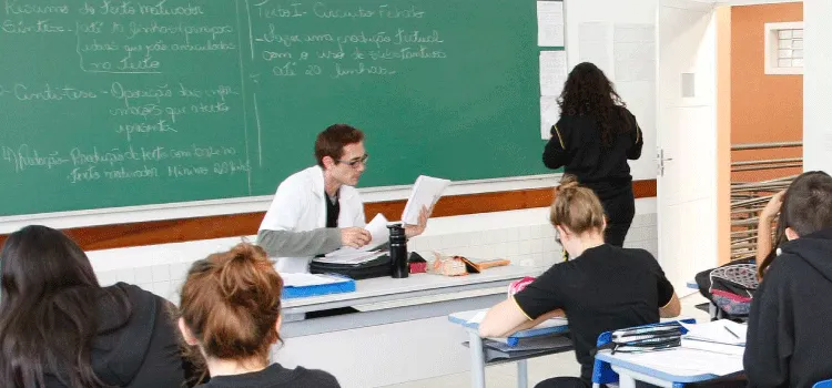 Consulta do Novo Ensino Médio encerra com 2,2 mil contribuições