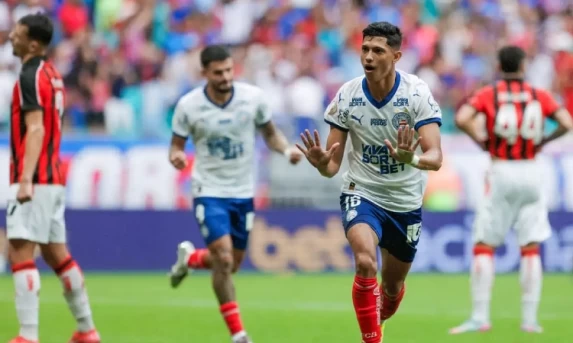 Corinthians e Bahia vencem em rodada de clássicos pelo Brasileirão.