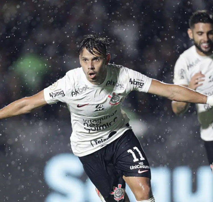 Corinthians vence e dá passo importante para fugir do rebaixamento.