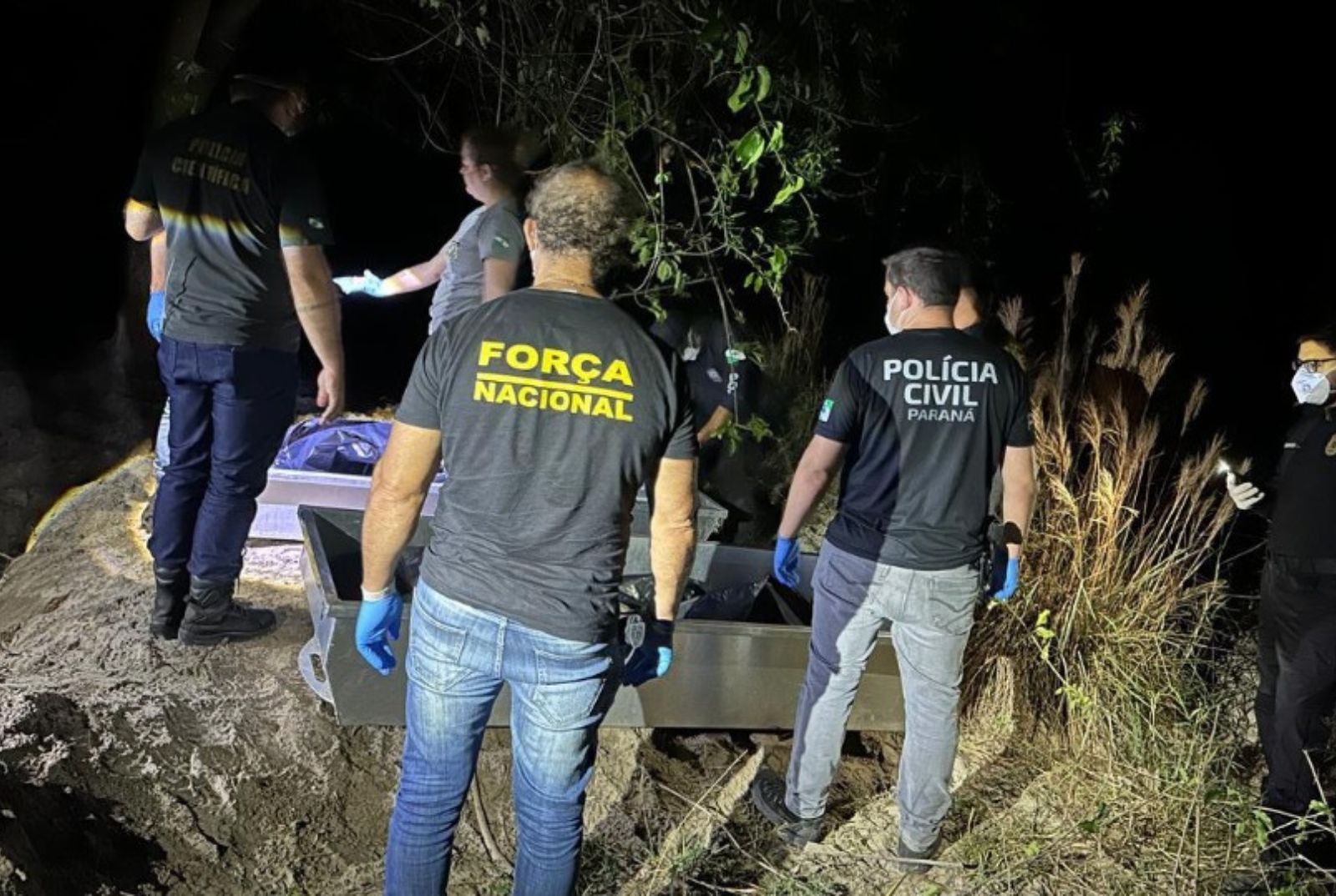 Corpos de desaparecidos em Icaraíma são encontrados em vala, diz secretário de Segurança Corpos de desaparecidos em Icaraíma são encontrados em vala, diz secretário de Segurança