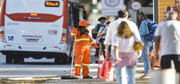 COVID-19: Brasil registra 91 mortes e 31,4 mil casos em 24 horas.