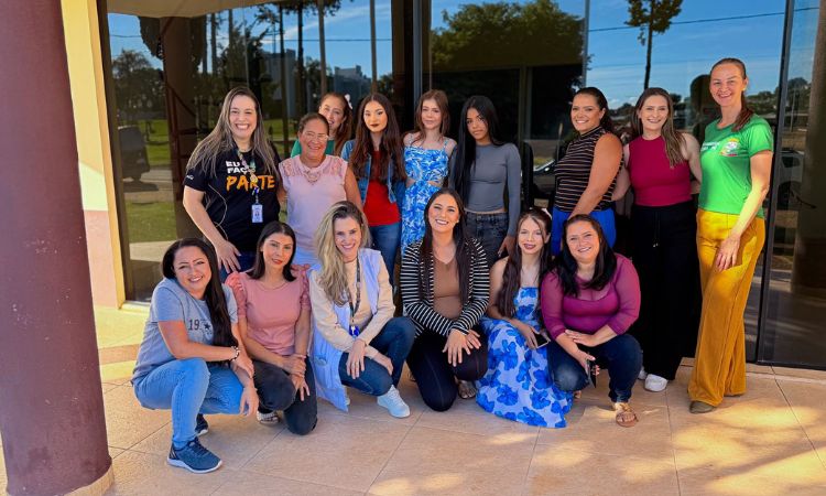 Curso de Maquiagem Social é realizado com sucesso em Ibema