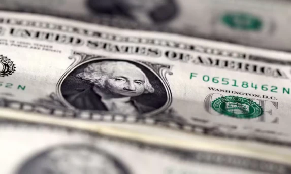Dólar sobe e Ibovespa recua com investidores atentos à escalada de tensões entre Israel e Irã