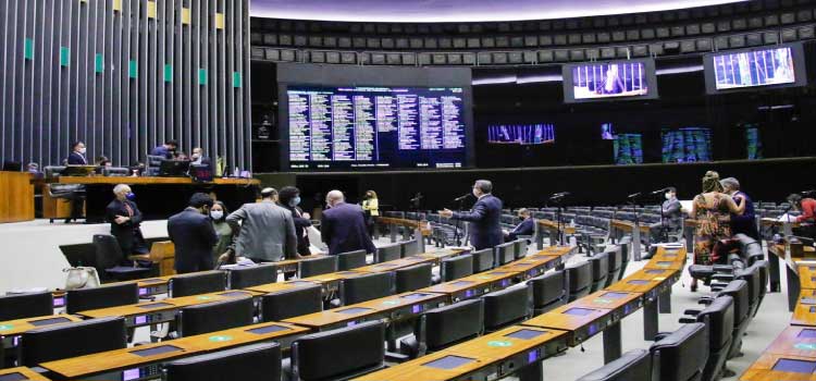 ECONOMIA: Congresso aprova transferência R$ 7,7 bi a estados e municípios.