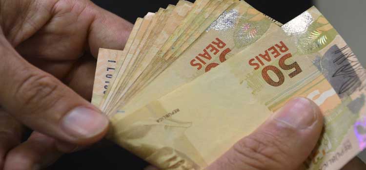 ECONOMIA: Conquista dos brasileiros, décimo terceiro salário completa 60 anos.