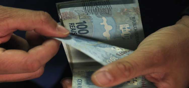 ECONOMIA: Mercado diz que inflação deve fechar em 6,45% este ano