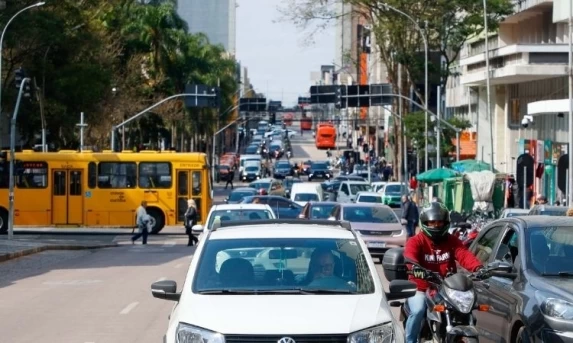 Economia: Redução do IPVA deve injetar R$ 561 milhões na economia do Paraná em 2026