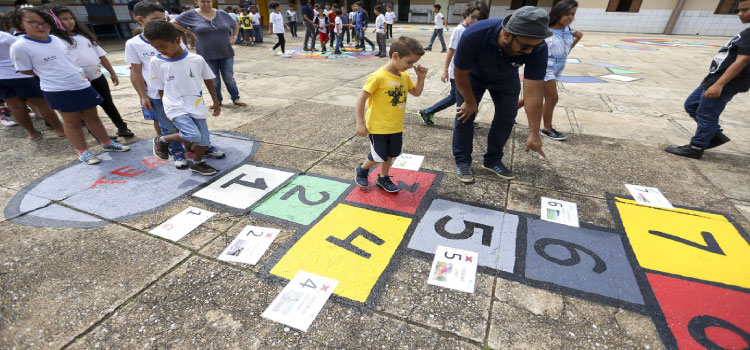 EDUCAÇÃO: Nova lei retoma política nacional de educação em tempo integral.