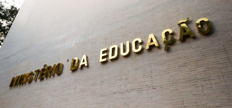 EDUCAÇÃO: Pagamentos de bolsistas da Capes serão feitos até o dia 13, diz MEC.