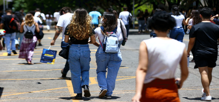 EDUCAÇÃO: Professores dão dicas para segundo dia de provas do Enem.