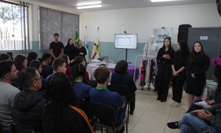 Educação profissional cresce 350% em quatro anos e alcança 50 mil alunos na rede estadual do Paraná Educação profissional cresce 350% em quatro anos e alcança 50 mil alunos na rede estadual do Paraná