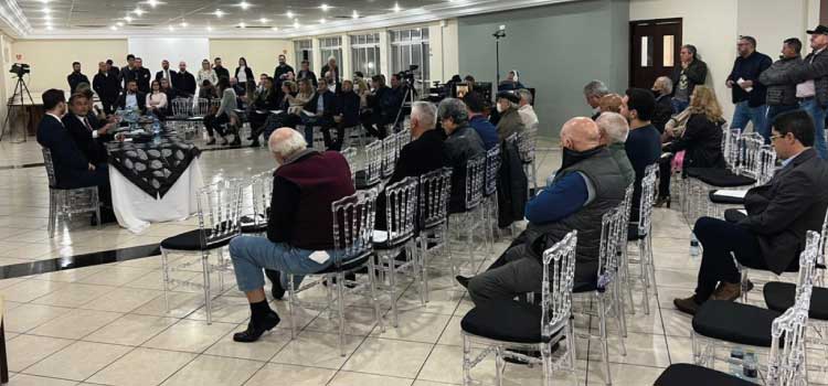 Em assembleia, Adepol e Sidepol lançam série de medidas classistas em protesto ao Governo.