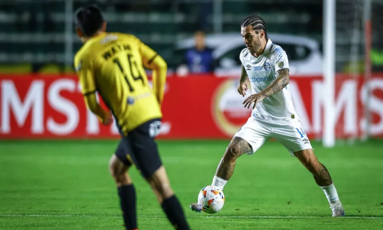 Em La Paz, Grêmio é derrotado pelo The Strongest na estreia da Libertadores.