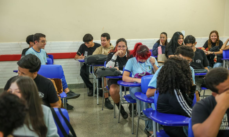Enem 2026: reta final deve priorizar revisão, simulados e controle emocional
