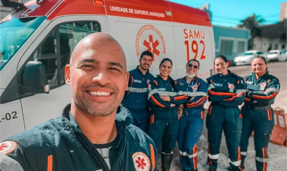 Equipe do SAMU auxilia parto em residência em Cascavel