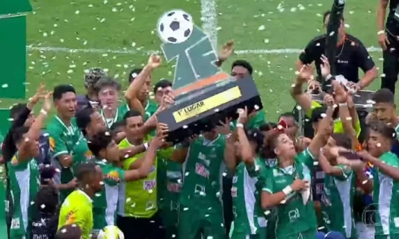 ESPORTES: Seleção Paranaense é campeã nacional da maior competição de futebol entre comunidades do mundo.